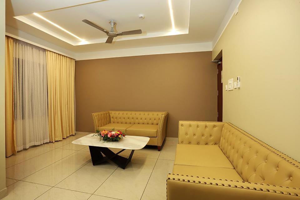 Hotel New York Square Kottayam Exteriér fotografie