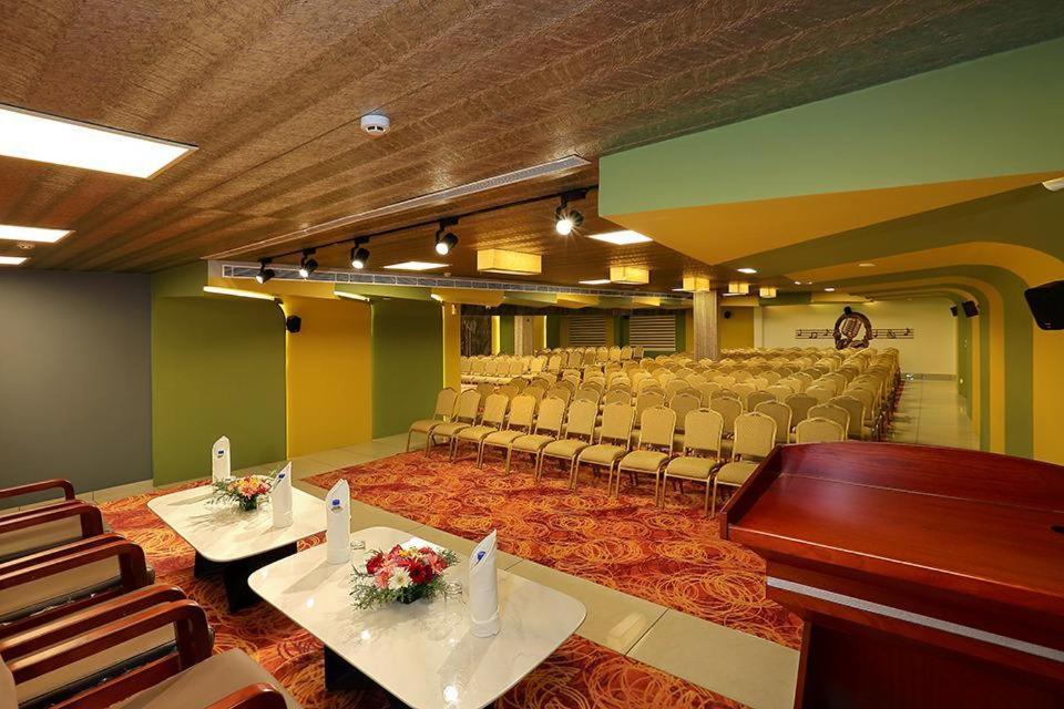 Hotel New York Square Kottayam Exteriér fotografie