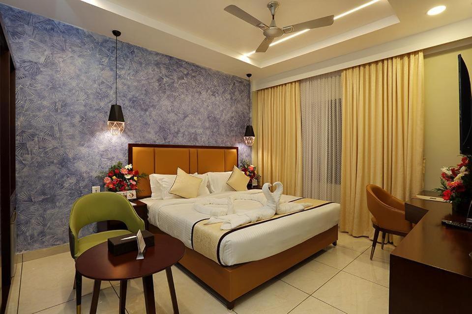 Hotel New York Square Kottayam Exteriér fotografie